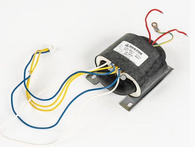 Hvorfor kan den sirkulære kjernedesignen til R-Type Transformer redusere energitapet betydelig og forbedre konverteringseffektiviteten?