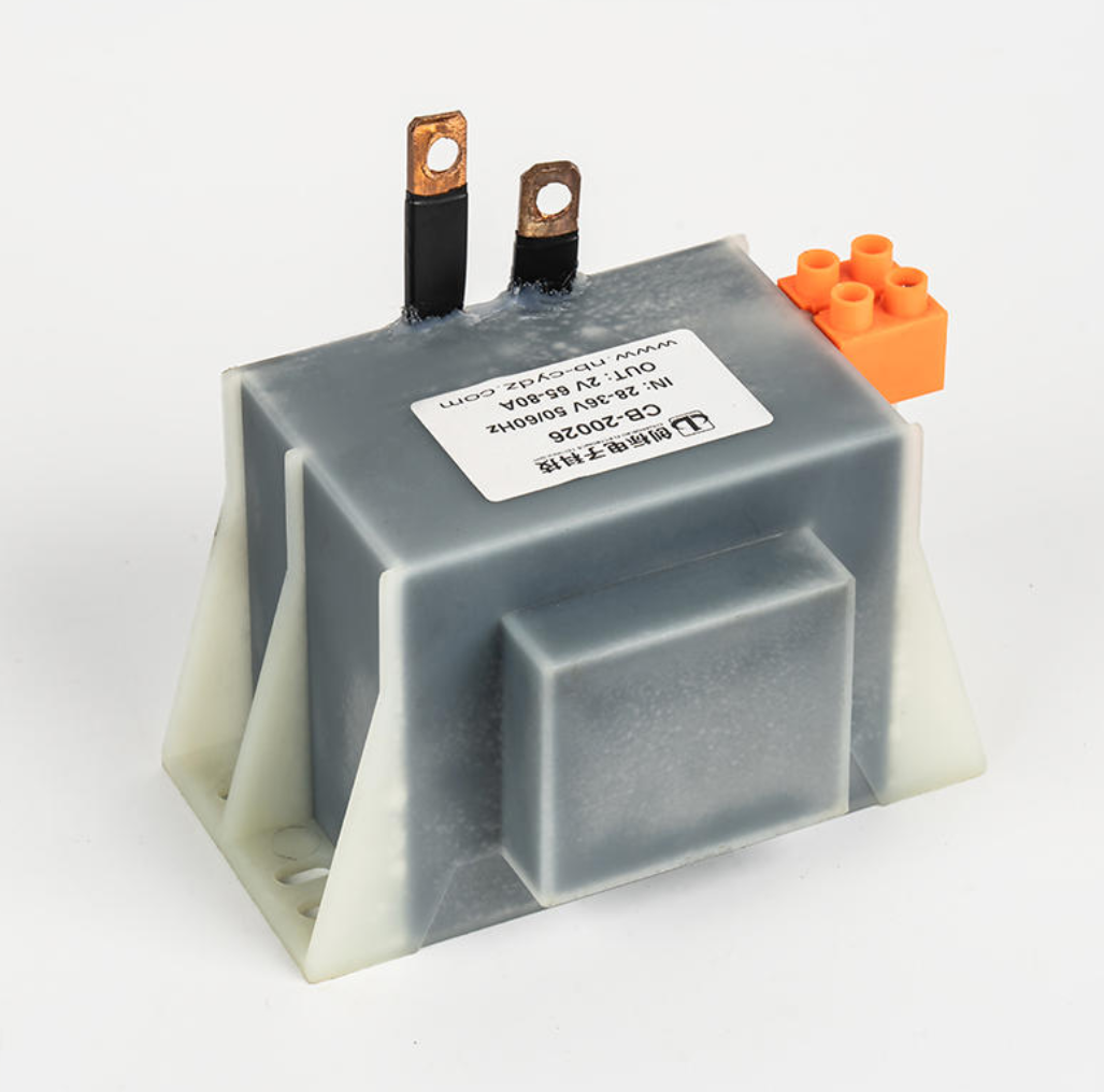 Hva er sikkerhetstiltakene for en høystrømstransformator?